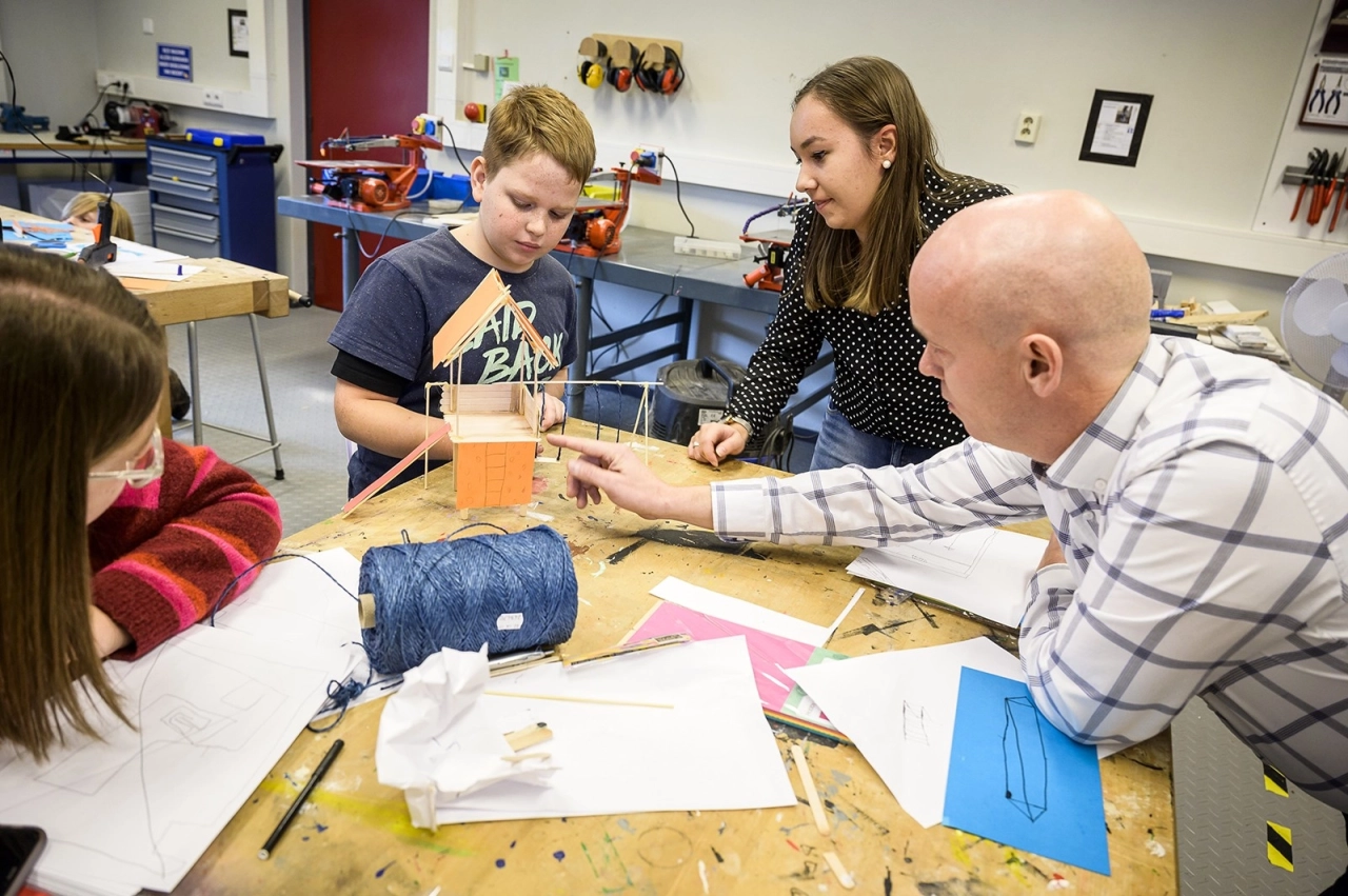 Widdonckschool ontwerpwedstrijd Niels en Sharon, Rosalie en Edward van Replay